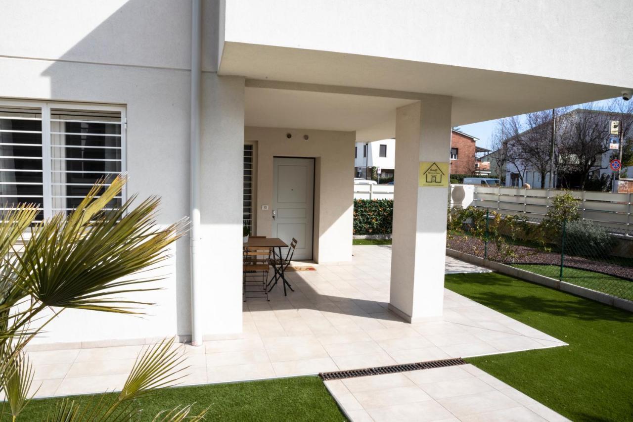 Maisonette Modena Park Luaran gambar